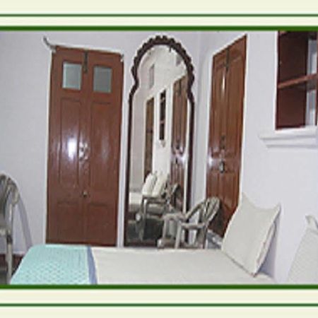 Jheel Hotel & Restaurant Udajpur Zewnętrze zdjęcie